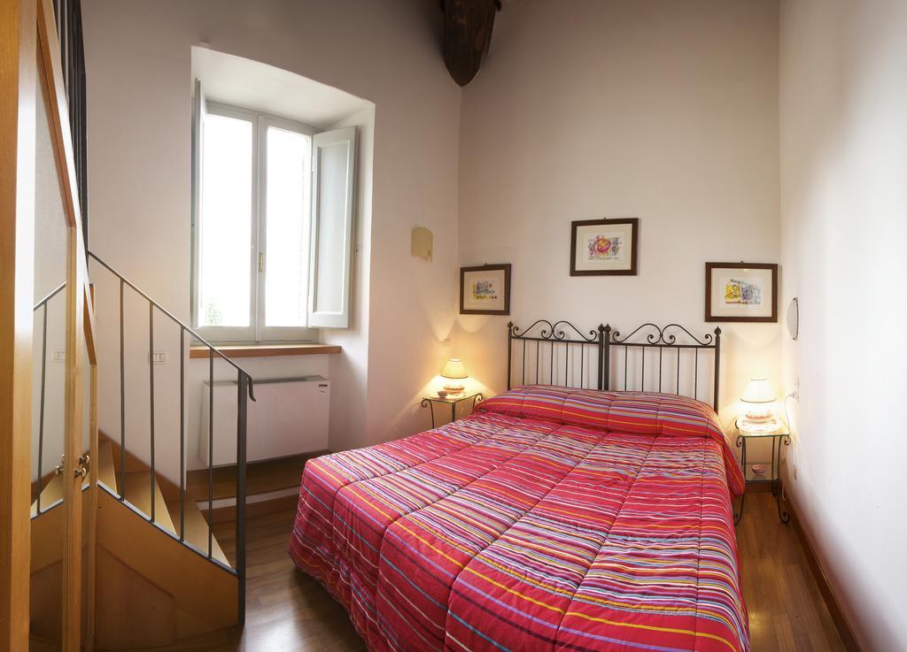 Camere Carli Assisi Luaran gambar
