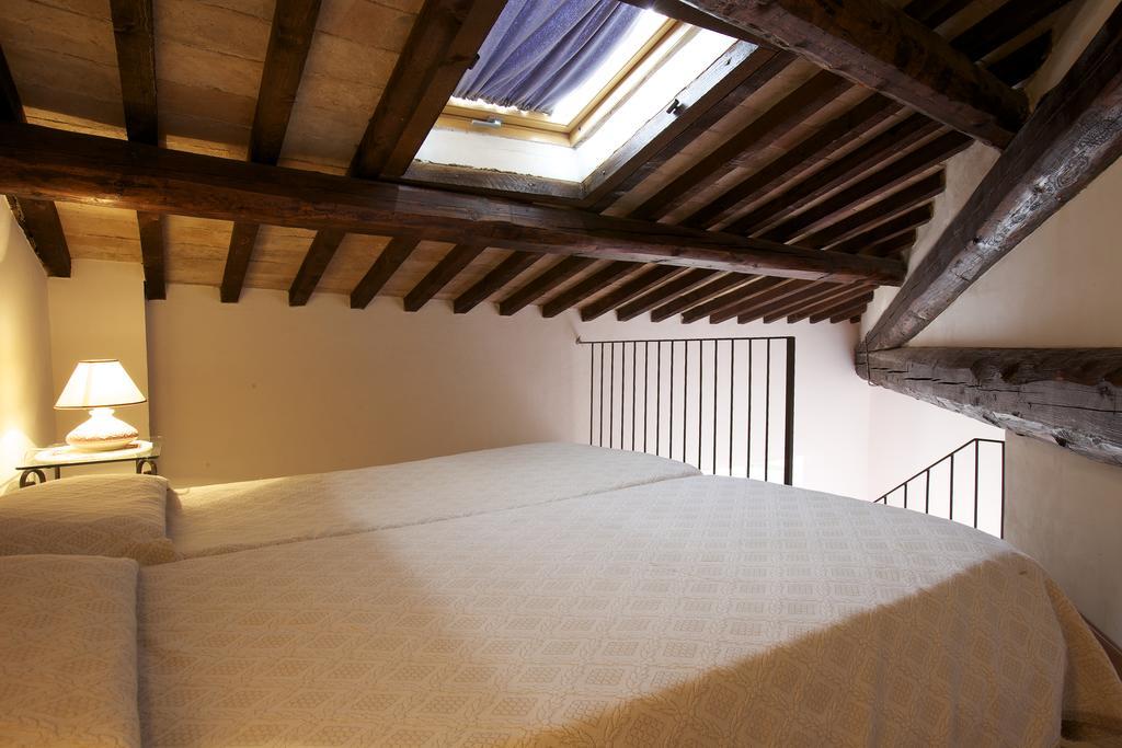 Camere Carli Assisi Luaran gambar